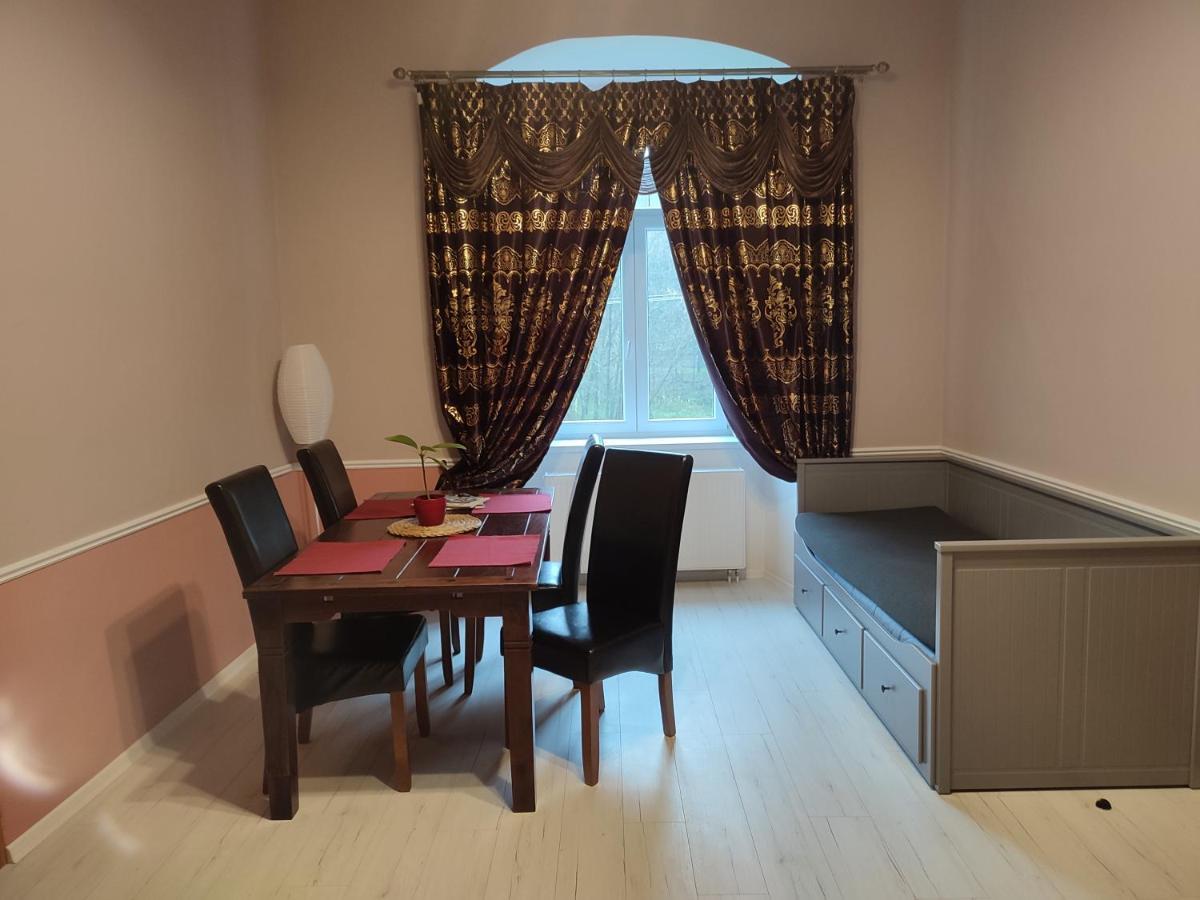 Zamecky Apartman - Castle Apartment Stříbro Esterno foto