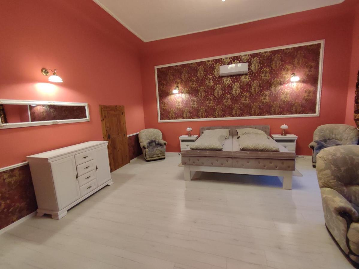 Zamecky Apartman - Castle Apartment Stříbro Esterno foto