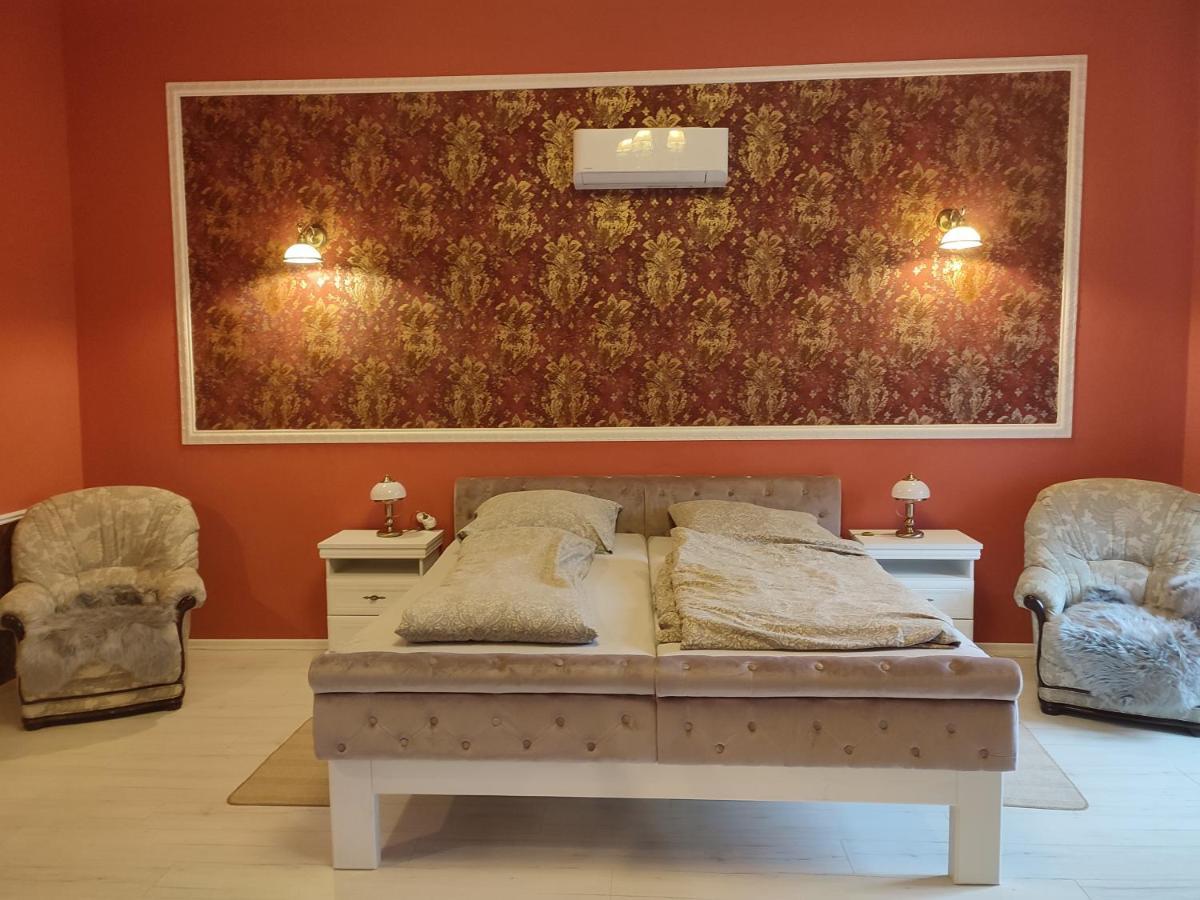 Zamecky Apartman - Castle Apartment Stříbro Esterno foto